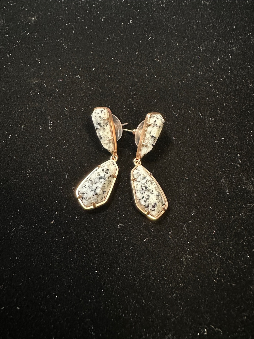 Kendra Scott Traci dangle earrings/rose gold plated setting, gray granite stone